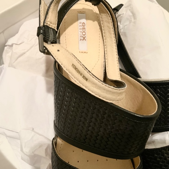 Geox Mauvelle Black Leather ankle strap block heel sandal platform dress shoes 8 - Picture 11 of 12